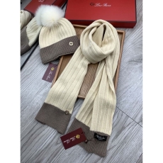 Love Piana Caps Scarfs